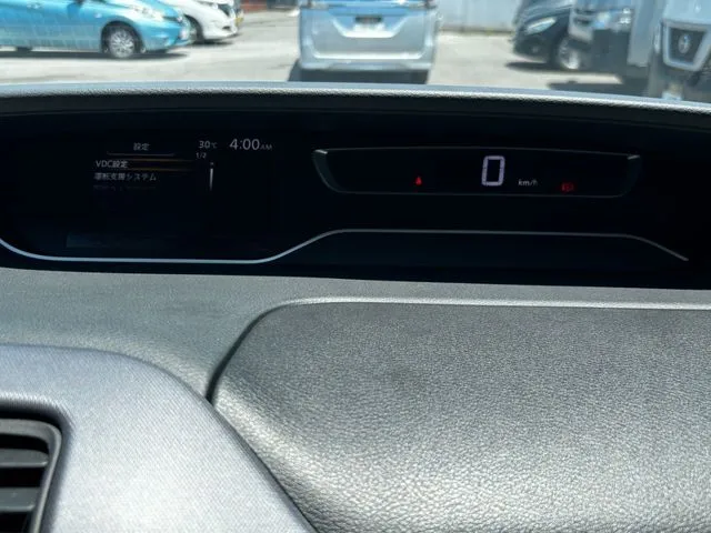 セレナ（ニッサン）の車両写真