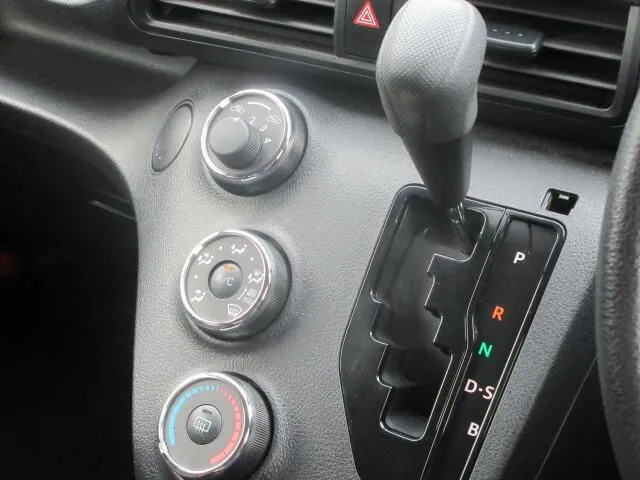 シエンタ(トヨタ)の車両写真
