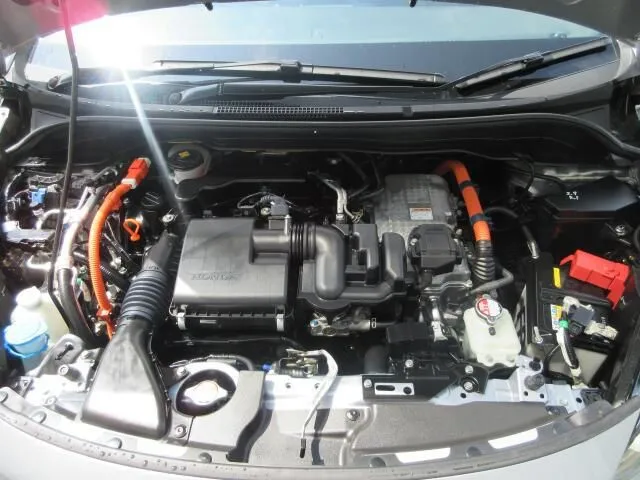 ホンダ　フィット　ｅ：ＨＥＶ　４ＷＤ