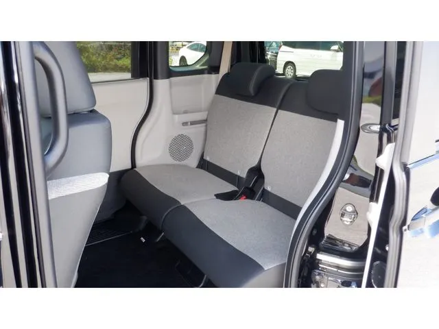 N BOX(ホンダ)の車両写真