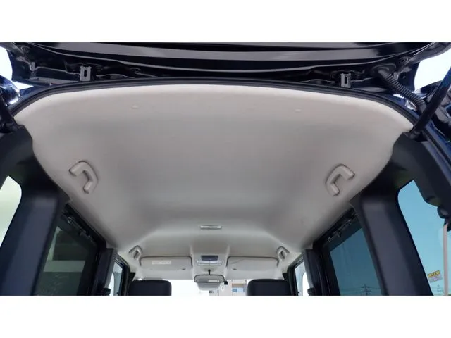 N BOX(ホンダ)の車両写真