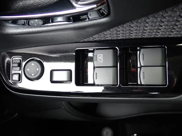 ｅＫクロス（ミツビシ）の車両写真