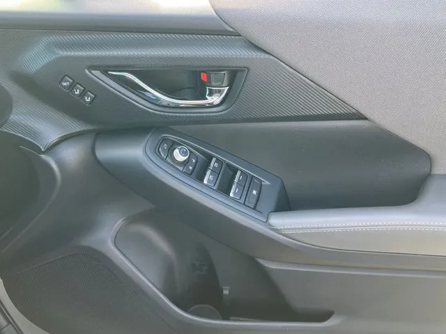 クロストレック(スバル)の車両写真
