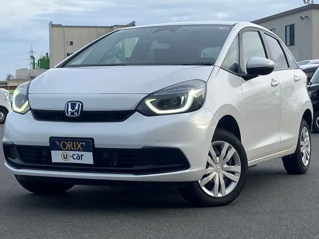 ホンダ　フィット　ｅ：ＨＥＶ　４ＷＤ