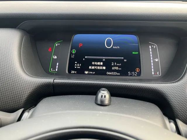 ホンダ　フィット　ｅ：ＨＥＶ　４ＷＤ