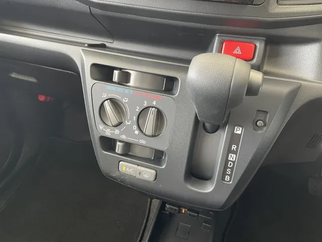 ミラ イース(ダイハツ)の車両写真