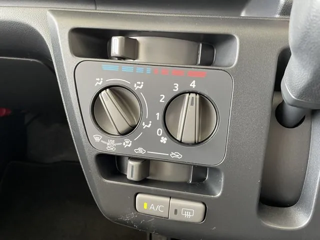 ミラ イース(ダイハツ)の車両写真