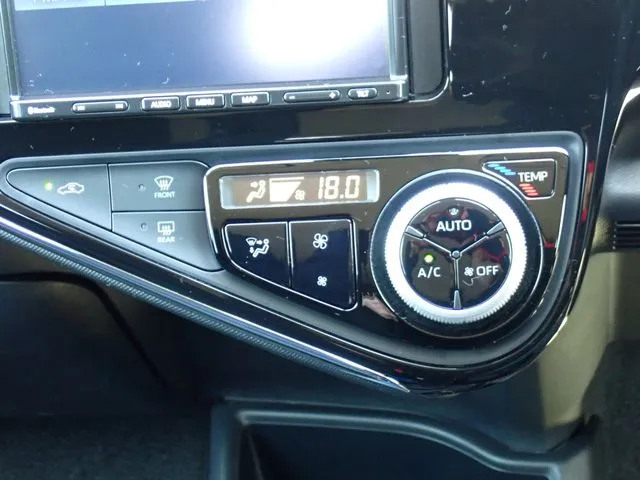 アクア（トヨタ）の車両写真
