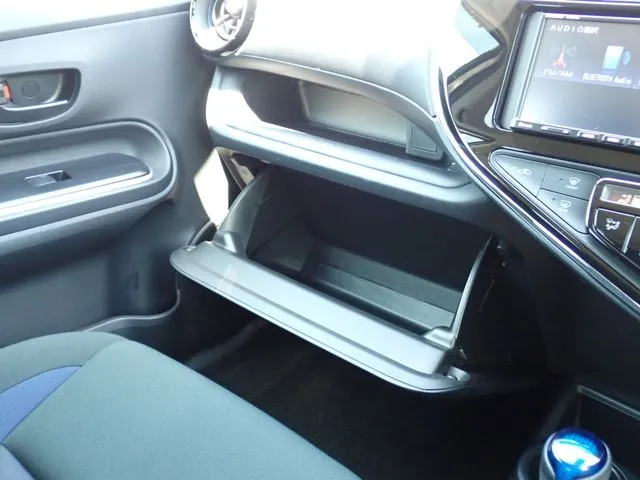 アクア（トヨタ）の車両写真
