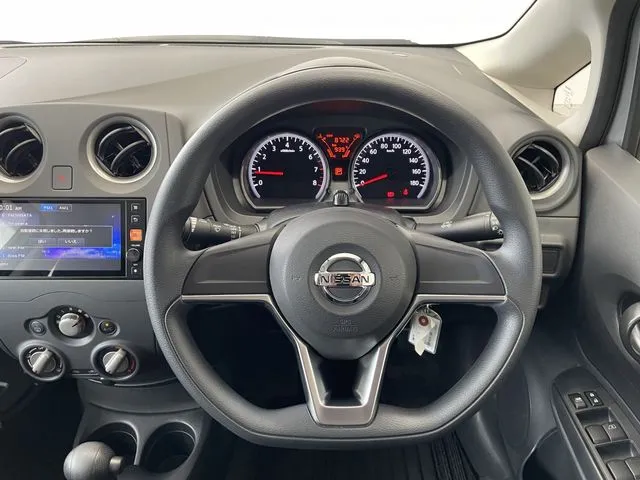 ノート(ニッサン)の車両写真