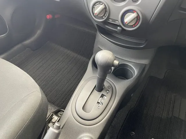 ノート(ニッサン)の車両写真