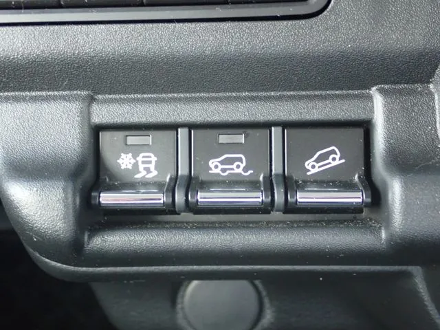 ハスラー 4WD(スズキ)の車両写真