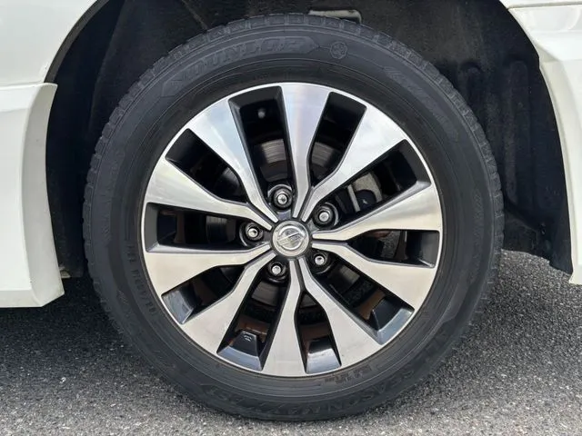 セレナ Sハイブリッド(ニッサン)の車両写真