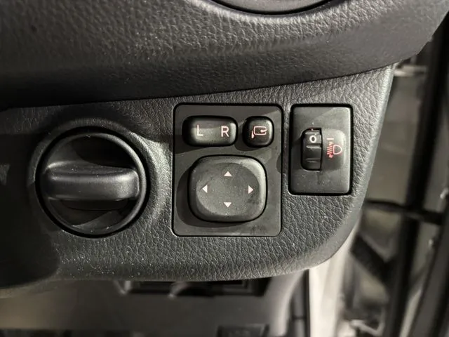 トヨタ ヴィッツ 4WD