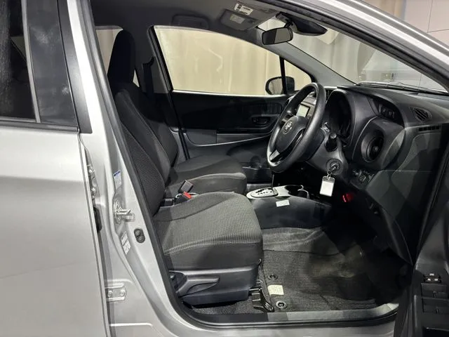 トヨタ ヴィッツ 4WD