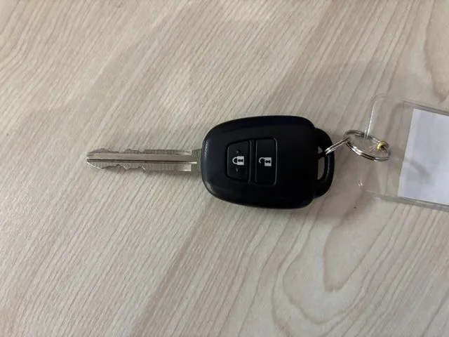 トヨタ ヴィッツ 4WD