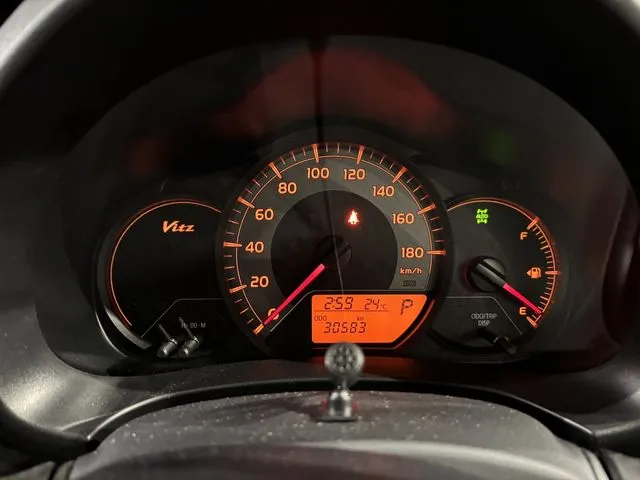 トヨタ ヴィッツ 4WD