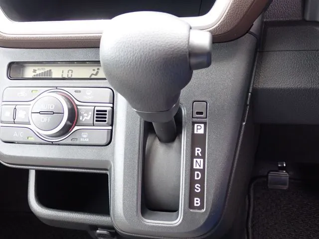 ダイハツ　ムーヴ　４ＷＤ
