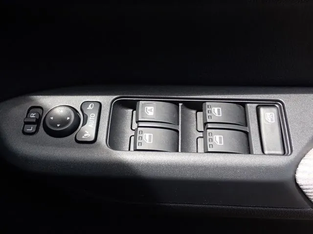 ダイハツ　ムーヴ　４ＷＤ