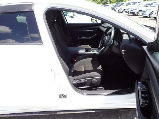 マツダ MAZDA3 セダン