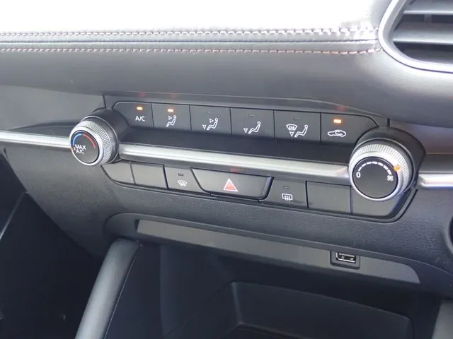 マツダ MAZDA3 セダン