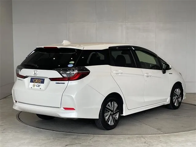 シャトル ハイブリッド(ホンダ)の車両写真