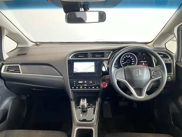 シャトル ハイブリッド(ホンダ)の車両写真