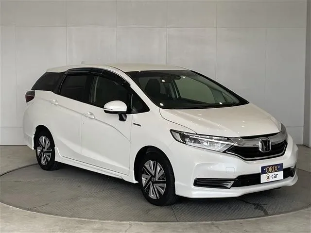 シャトル ハイブリッド(ホンダ)の車両写真