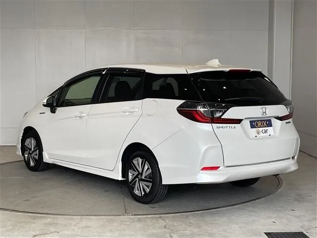 シャトル ハイブリッド(ホンダ)の車両写真