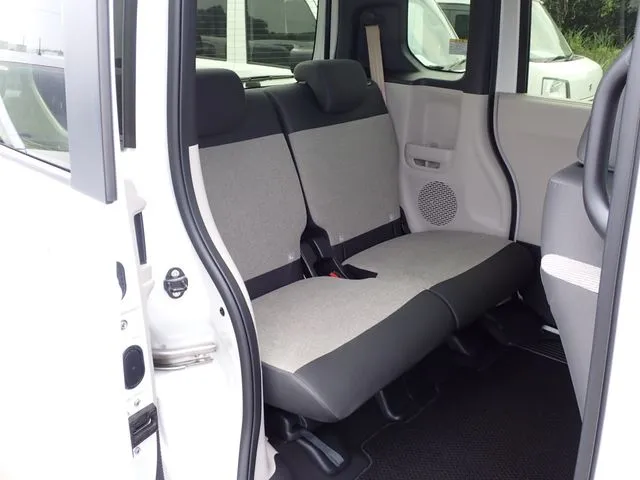 ホンダ　Ｎ　ＢＯＸ　４ＷＤ