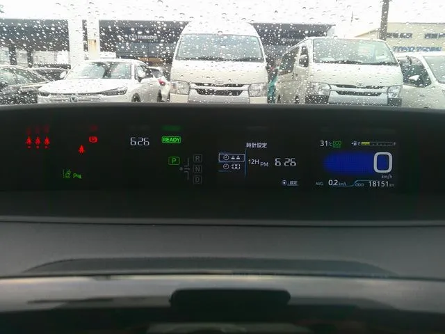 トヨタ プリウス 4WD