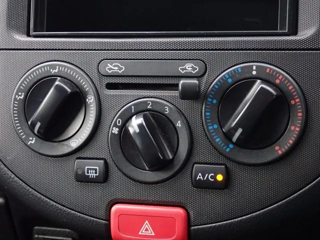 ニッサン　ＮＶ１５０　ＡＤ　２ＷＤ