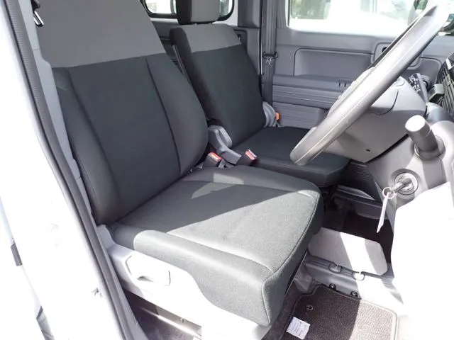 N-VAN 4WD(ホンダ)の車両写真