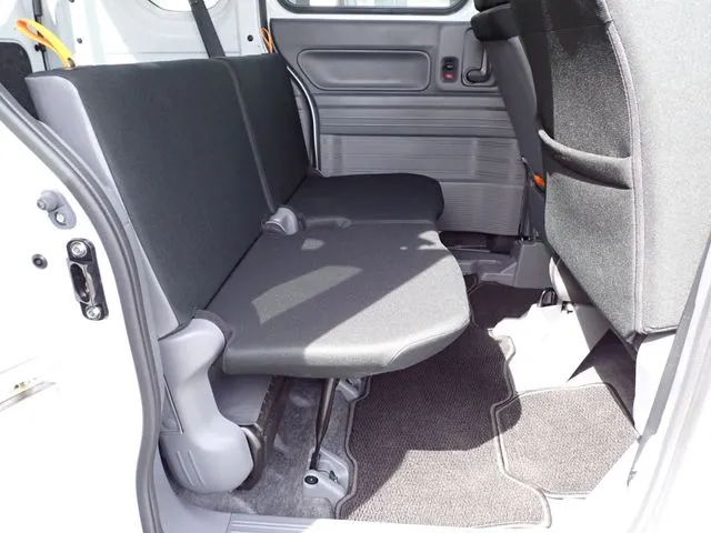 N-VAN 4WD(ホンダ)の車両写真
