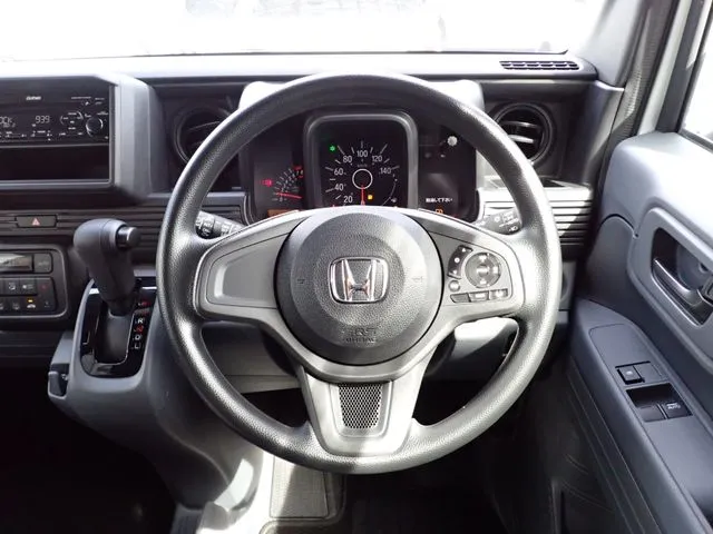 N-VAN 4WD(ホンダ)の車両写真