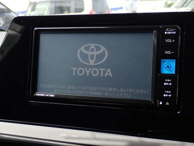 プリウス（トヨタ）の車両写真