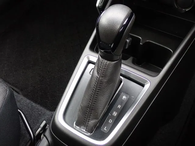 スイフト 4WD(スズキ)の車両写真