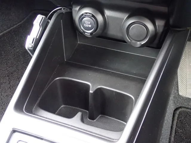 スイフト 4WD(スズキ)の車両写真