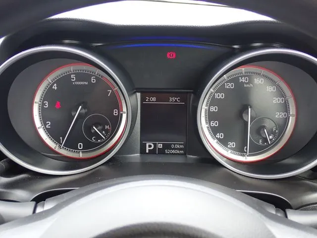 スイフト 4WD(スズキ)の車両写真