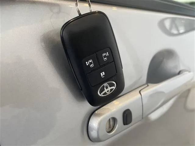 ルーミー(トヨタ)の車両写真