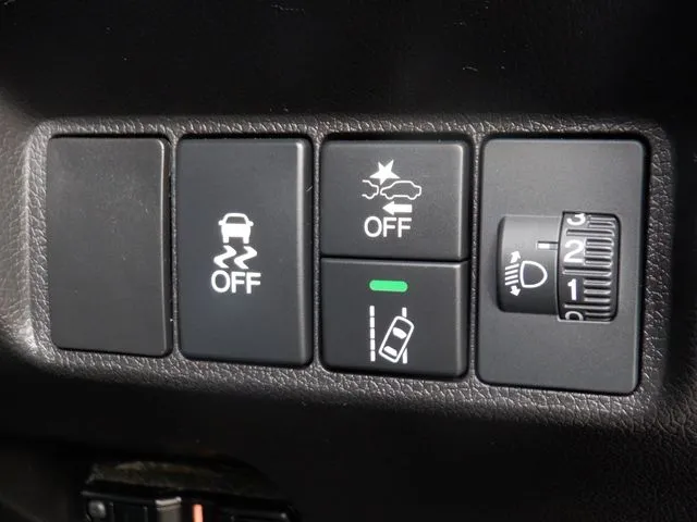 シャトル ハイブリッド(ホンダ)の車両写真