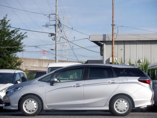 シャトル ハイブリッド(ホンダ)の車両写真