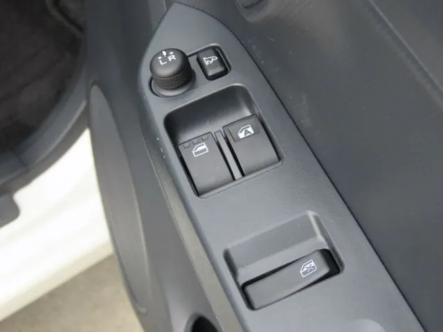 ミラ イース(ダイハツ)の車両写真