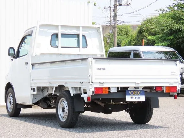 タウンエーストラック 4WD(トヨタ)の車両写真