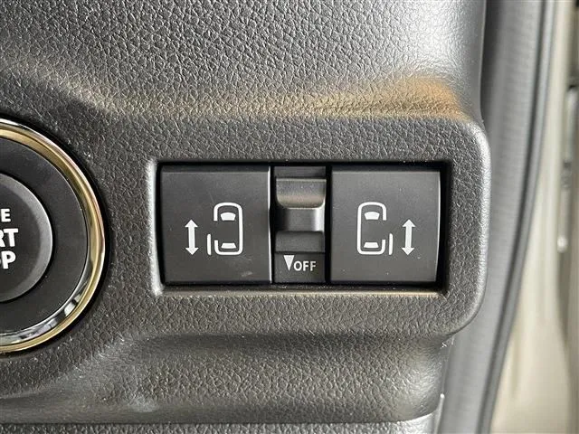 スペーシア（スズキ）の車両写真