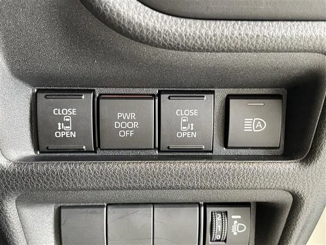 シエンタ(トヨタ)の車両写真