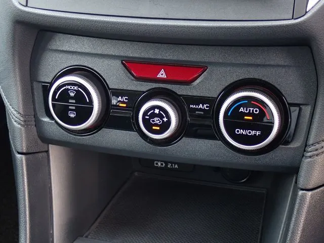 インプレッサスポーツ(スバル)の車両写真