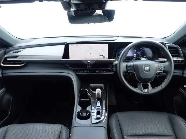 クラウン　スポーツ（トヨタ）の車両写真