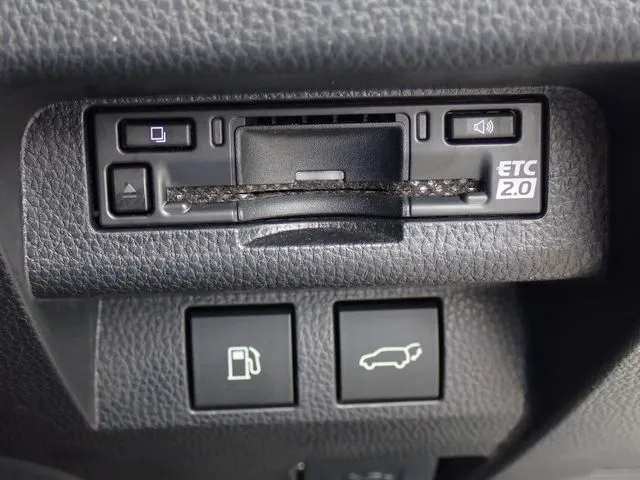 クラウン　スポーツ（トヨタ）の車両写真