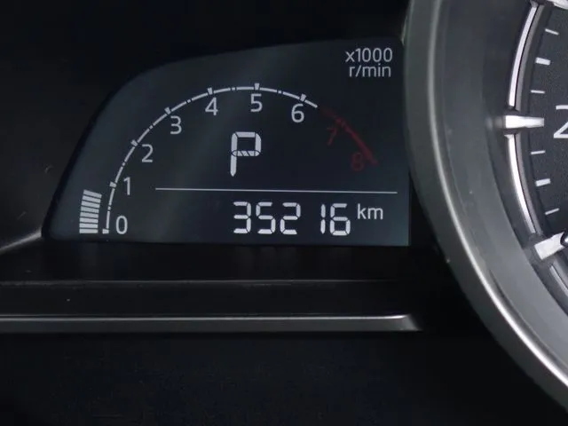 マツダ MAZDA2